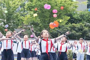 苏群：湖人频繁变阵对浓眉伤害最大 外线不准让对方防守越收越小